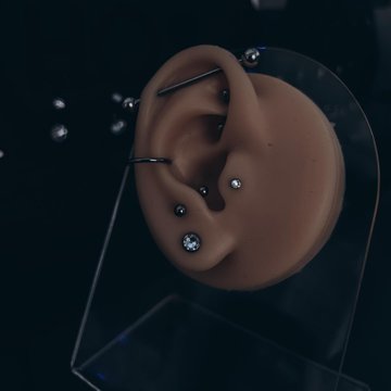 Body piercing classes in Latvia